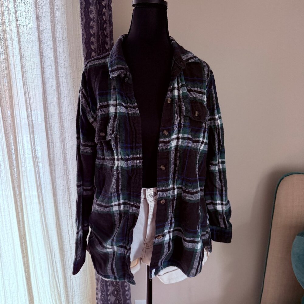 American Eagle Oversized Fit Green Navy and Black Button Down Medium